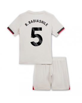 Billige Fotballdrakt Chelsea Benoit Badiashile #5 Replika Bortedraktsett Barn 2025-26 Kortermet (med bukser)